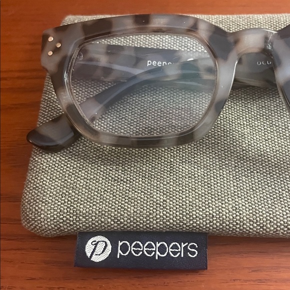 Peepers Gray Tortoise Glasses w case - Picture 2 of 5